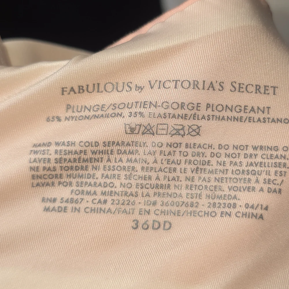 Fabulous by Victoria's Secret 36DD Floral Print Plunge Push-Up Bra - Picture 8 of 8